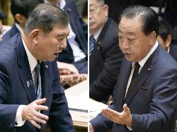 　党首討論で質問する立憲民主党の野田代表（右）と答弁する石破首相＝５月