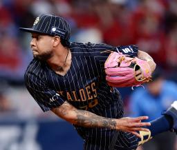 　６回途中３失点で今季初勝利を挙げたオリックスのエスピノーザ＝京セラドーム