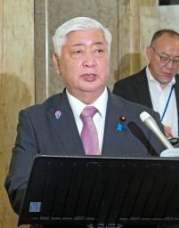 　記者会見する中谷防衛相＝６日午前、国会