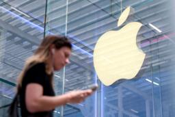 　米ニューヨークのアップルストア＝５月１日（ロイター＝共同）
