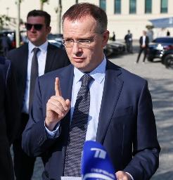 　メジンスキー大統領補佐官＝２日、トルコ・イスタンブール（タス＝共同）