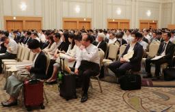 　名古屋市で開かれた日弁連の定期総会＝１３日午後