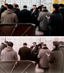 　北朝鮮の朝鮮中央テレビが３月８日（上）と今月１３日に放映した映像。海軍司令官だった金明植氏（上画像・左から３人目）と清津造船所のホン・ギルホ支配人（同４人目）の姿が削除された（共同）