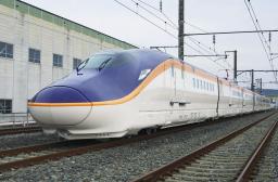 　東北・山形新幹線の新型車両「Ｅ８系」＝２０２３年２月、宮城県利府町