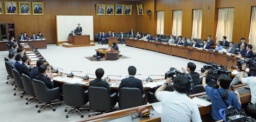 　開かれた衆院財務金融委＝１９日午前