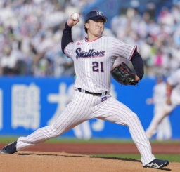 　オリックス戦に先発し、７回１失点で４勝目を挙げたヤクルトの吉村＝神宮