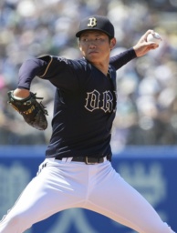 　ヤクルト戦に先発し、６回途中２失点で６勝目を挙げたオリックス・曽谷＝神宮