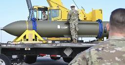 　特殊貫通弾（バンカーバスター）ＧＢＵ５７＝２０２３年５月、米ミズーリ州（米空軍提供・ＡＰ＝共同）