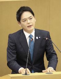　横浜市長選への立候補を表明した山中竹春市長＝５日、横浜市