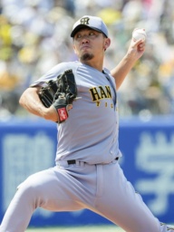 　完封で２勝目を挙げた阪神・伊藤将＝神宮