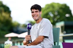 　テニスのウィンブルドン選手権の男子シングルス３連覇を狙うカルロス・アルカラス＝２８日、ウィンブルドン（ゲッティ＝共同）
