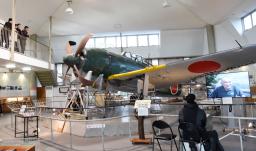 　旧日本海軍の戦闘機「紫電改」が展示されている紫電改展示館＝愛媛県愛南町