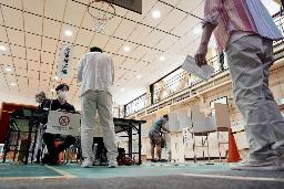 　東京都議選の投票所