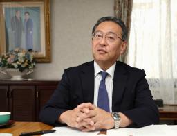 　インタビューに答える世界平和統一家庭連合（旧統一教会）の勅使河原秀行・教会改革推進本部長