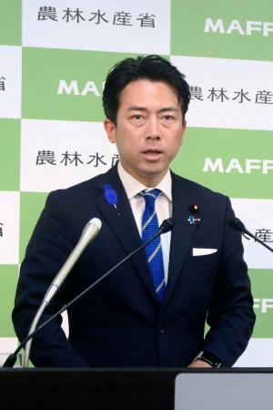 　閣議後、記者会見する小泉農相＝８日午前、農水省
