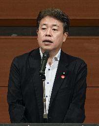 　和歌山市内で演説する自民党の鶴保庸介参院予算委員長＝８日午後
