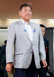 　参院選終盤に向けて、自民党本部で会談に臨む総裁の石破首相＝１４日夜、東京・永田町
