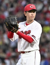 　７回途中３失点で４勝目を挙げた広島・大瀬良＝マツダ
