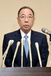 　東京高検検事長に就任し、記者会見する川原隆司氏＝１８日午後、東京・霞が関