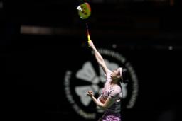 　バドミントンのジャパン・オープン、女子シングルス決勝でプレーする安洗塋＝２０日、東京体育館（ゲッティ＝共同）