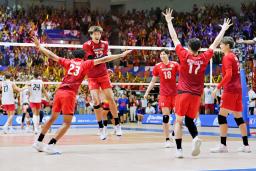 　米国に勝利し、喜ぶ日本＝千葉ポートアリーナ