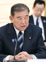 　米国の高関税政策を巡る総合対策本部の会議で、発言する石破首相＝２５日午前、首相官邸