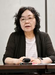 　安倍氏銃撃事件公判の公開を巡り、記者会見するジャーナリストの江川紹子さん＝２５日午後、東京・霞が関の司法記者クラブ