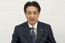 　オンラインで記者会見するパナソニックＨＤの和仁古明取締役