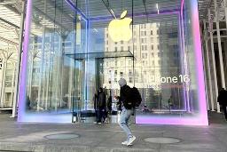 　米ニューヨークのアップルストア＝４月（共同）
