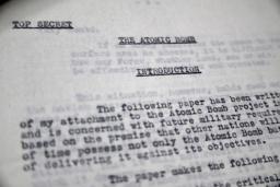 　「核兵器の将来性」について記された１９４５年８月２１日付のレナード・チェシャー氏の報告書＝７月、ロンドンの英国立公文書館（共同）
