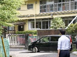 　家宅捜索が行われた国士舘大の寮＝６月１６日、東京都町田市