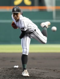 　叡明戦に先発した津田学園・桑山＝甲子園