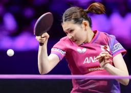 　女子シングルス１回戦で鄭怡静に快勝した橋本帆乃香＝横浜ＢＵＮＴＡＩ