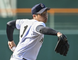 　仙台育英戦に先発した沖縄尚学・末吉＝甲子園