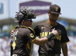 　ドジャース戦に先発、４点を失ったパドレスのダルビッシュ＝１７日、ロサンゼルス（ゲッティ＝共同）