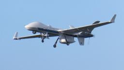 　沖縄県・尖閣諸島周辺の警備に投入された大型無人航空機「シーガーディアン（ＭＱ９Ｂ）」（海上保安庁提供）
