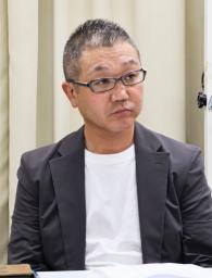 　日本プロボクシング協会の臨時理事会後に記者会見する、セレス小林会長＝２０日午後、東京都千代田区