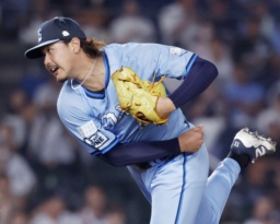 　ロッテ戦に先発し８回無失点で５勝目を挙げた西武・高橋＝ＺＯＺＯマリン
