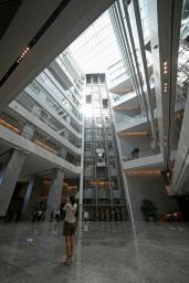 　日本の建築設計大手が再生した複合施設＝７日、北京（共同）