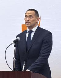 　記者会見するスポーツ庁の室伏広治長官＝２９日午後、文科省