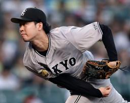 　６回１失点で１０勝目を挙げた巨人・山崎＝甲子園