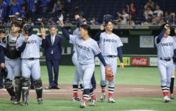 　ＪＲ西日本に勝利したＥＮＥＯＳナイン＝東京ドーム