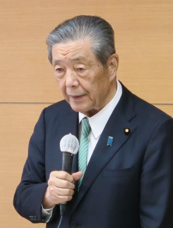 　自民党鹿児島県連の会合であいさつする森山幹事長＝６日午後、鹿児島市