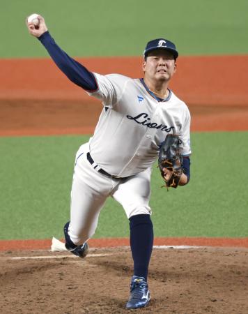 　完封で６勝目を挙げた西武・渡辺＝ベルーナドーム