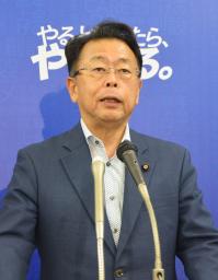 　記者会見する公明党の西田幹事長＝１１日午後、国会