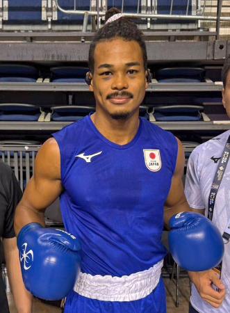 　アマチュアボクシングの世界選手権で決勝に進んだ男子７０キロ級の岡沢セオン＝１３日、リバプール（日本ボクシング連盟提供）