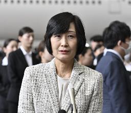 　日本航空の鳥取三津子社長