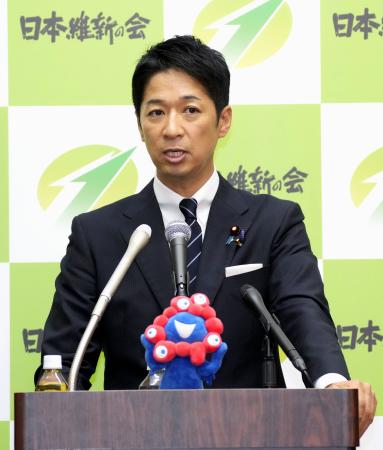 　記者会見する日本維新の会の藤田共同代表＝１７日午後、国会