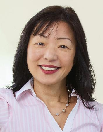 　岩崎明子教授（Ｒｏｂｅｒｔ　Ｌｉｓａｋ，ＹＳＭ、慶応大提供）