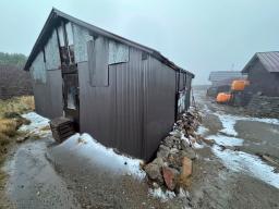 　初雪が確認された北海道・大雪山系黒岳の山頂付近＝２１日午前（黒岳石室管理人提供）